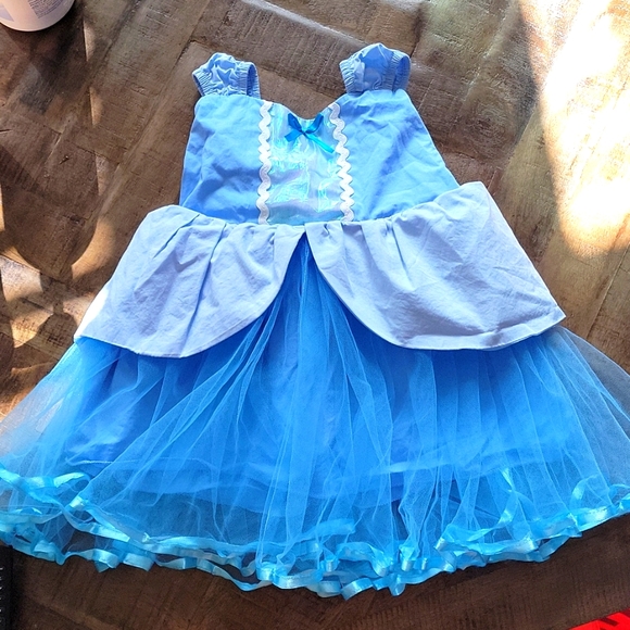 Cinderella costume size 6 months - Picture 1 of 4